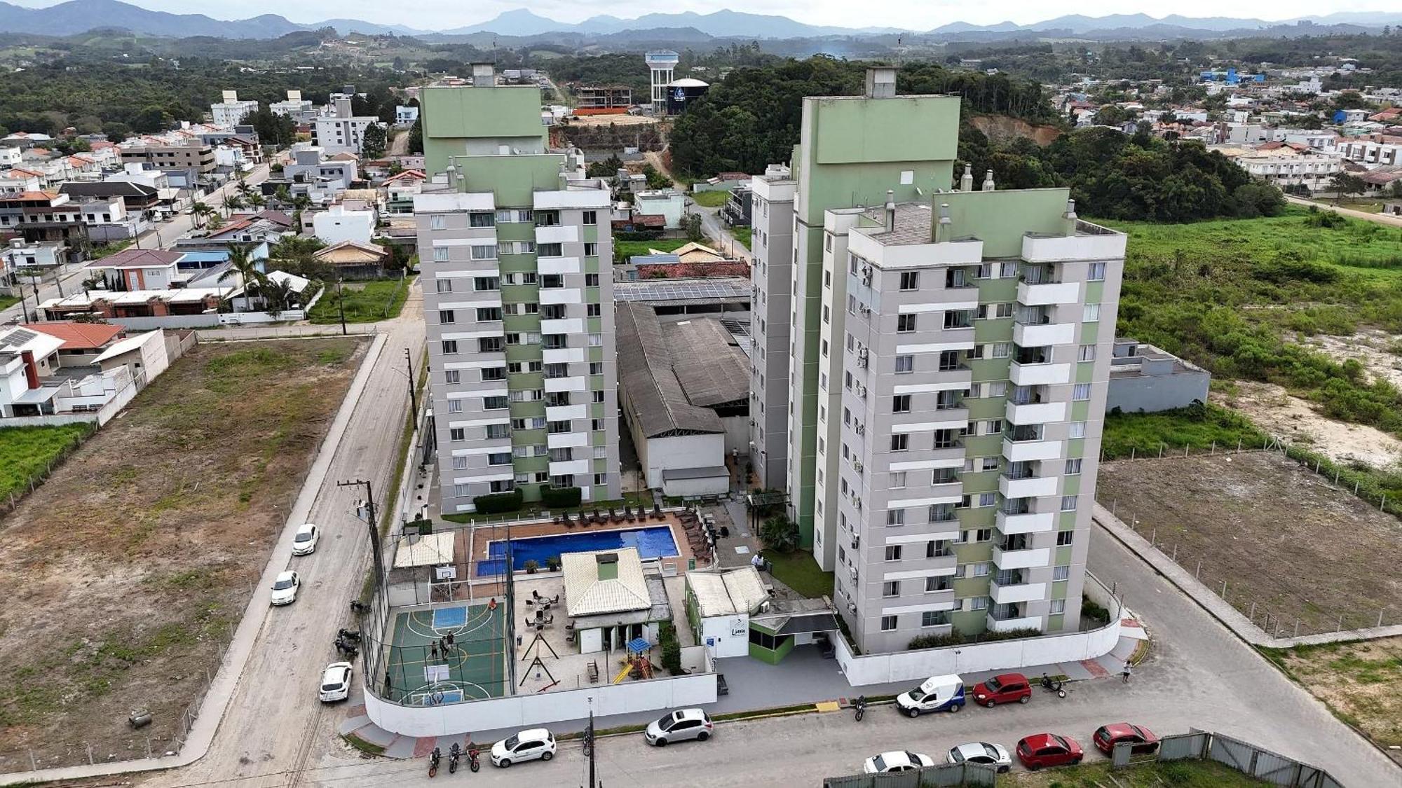 Apartamento com vista mar 9 ANDAR uma vaga de garagem coberta Piçarras Exterior foto